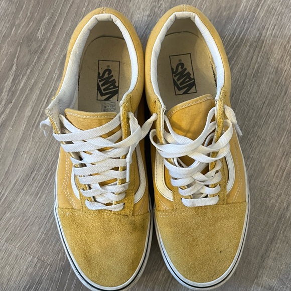 Vans - Picture 5 of 8